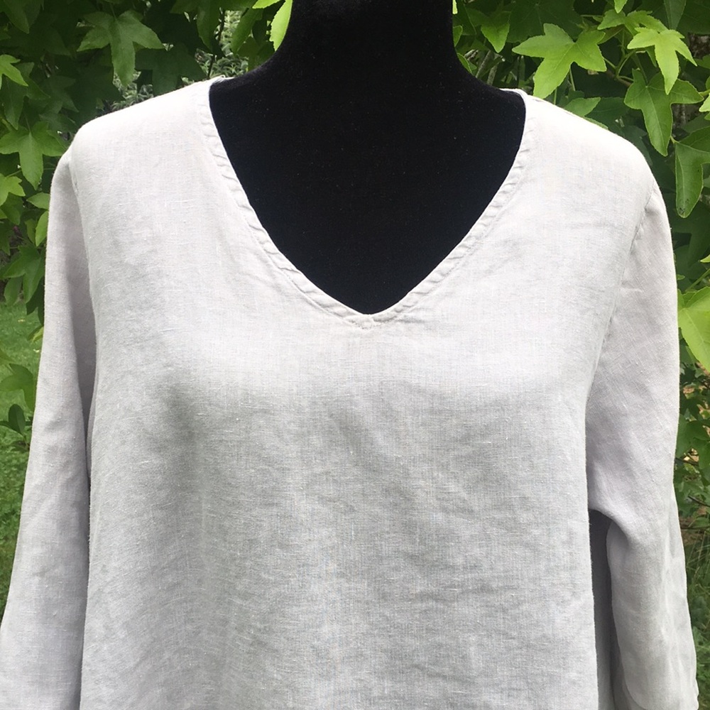 Match Point Flowy Linen Top - Picture 3 of 7